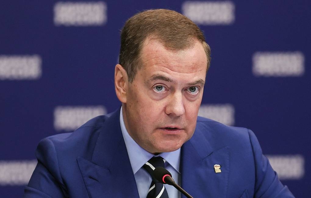 Medvedev: Chuyên gia nước ngoài ở Ukraine là mục tiêu hợp pháp của Nga